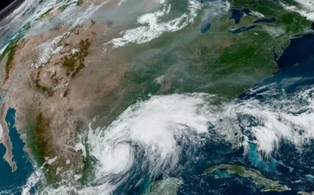 مع اشتداد العاصفة فرانسين... إخلاء سكان من على ساحل الخليج الأميركي