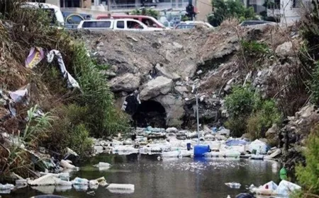 بالفيديو - تنظيف مجرى نهر الغدير تجنّباً للفيضانات