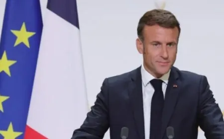 ماكرون يرفض التشكيلة الوزارية لرئيس وزرائه الجديد