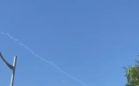 بالفيديو - مشاهد توثق الهجوم الصاروخي من جنوب لبنان، في سماء "كفار بلوم"