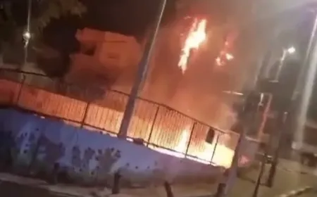 بالفيديو الصواريخ  على مدينة الناصرة الحقت اضراراً بمركبة مجهولة وسقوط ضحايا