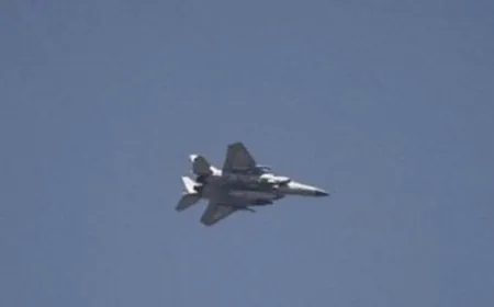 الطيران الحربي يحلق في أجواء الضاحية الجنوبية لبيروت على علو منخفض