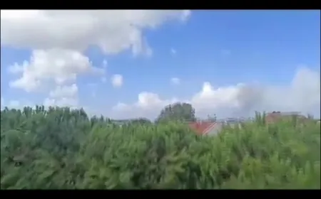 بالفيديو - لحظة قصف طيران الاحتلال بغارة عنيفة لموقع في بلدة سيناي جنوب لبنان.