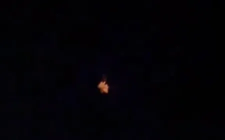 بالفيديو - لحظة تصدّي الدفاعات الجوية السورية لأهداف معادية في سماء ‎طرطوس