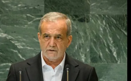 الرئيس الإيراني: ‏  العالم يشاهد ما يمارسه النظام الإسرائيلي في غزة وقتله عشرات الآلاف