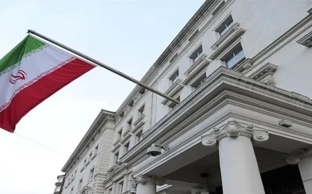 "إيران تحت المجهر: دعوة لطرد السفير ووقف التدخلات في لبنان"