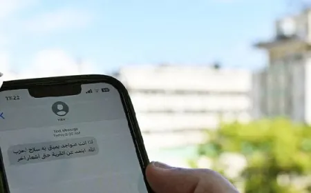 سكان في منطقة البربير ببيروت يخلون مبنى بعد تلقيهم اتصالات إسرائيلية بالإخلاء