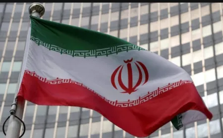 مصادر لرويترز: محادثات بين دول الخليج وإيران وسط مخاوف من إتساع الصراع