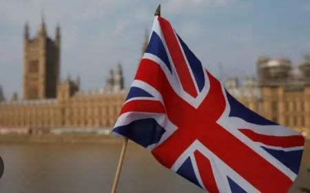 الخارجية ‎البريطانية تعلن عن مغادرة 250 بريطانياً للبنان