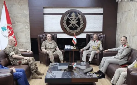 قائد الجيش استقبل الملحق العسكري المصري في زيارة وداعية