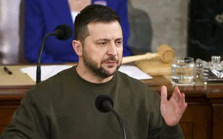 زيلينسكي يتحدث عن “اتخاذ إجراء حاسم لإنهاء الحرب”