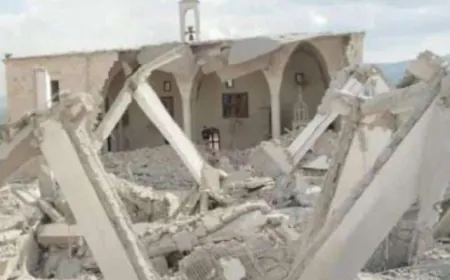 حجم الدمار بكنيسة دردغيا  قضاء صور جراء الغارة التي استهدفتها ليلاً