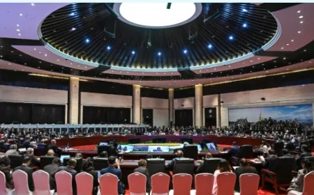 السجالات بشأن بحر الصين الجنوبي وأوكرانيا تهيمن على قمة شرق آسيا