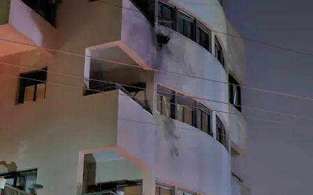 وسائل إعلام إسرا/ئيلية: من مكان سقوط الطائرة المسيرة في "هرتسيليا" شمال "تل أبيب" قبل قليل