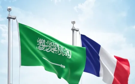 ولي العهد السعودي يتلقى اتصالا من الرئيس الفرنسي لبحث مستجدات الأحداث في المنطقة