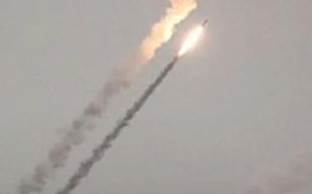 الجيش الإسرائيلي: رصدنا إطلاق نحو 130 صاروخا باتجاه الشمال منذ الصباح