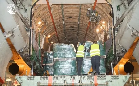 وصول اول طائرة مساعدات سعودية الي مطار بيروت في هذه الاثناء