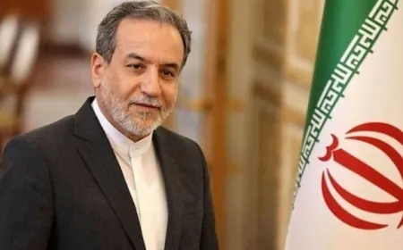 عراقجي يلتقي ممثلاً للحوثيين في عُمان