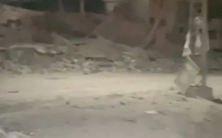 بالفيديو -دمار كبير بعد الغارة التي استهدفت بلدة البيسارية في قضاء صيدا