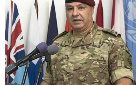 لا اجتماع لقائد الجيش وما يتداول عارٍ عن الصحة