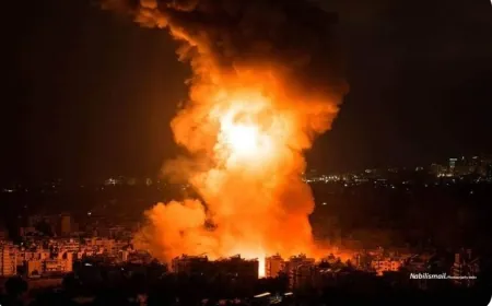 صورة للغارة التي استهدفت منطقة اللّيلكي منذ قليل