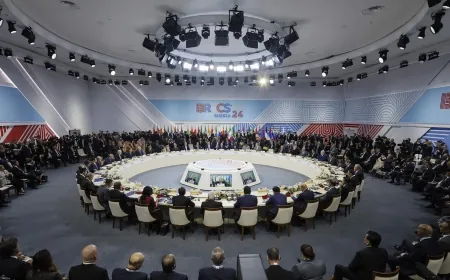 الرئيس الفلسطيني: إسرائيل تخطط لإفراغ قطاع غزة من سكانه