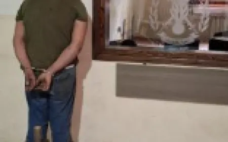 دخل الى أحد المعامل في زحلة وبحوزته سلاح حربي، وأثناء قيامه بتنفيذ عملية السرقة أوقفته شعبة المعلومات بالجرم المشهود