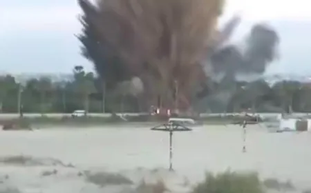 بالفيديو -لحظة استهد.ا.ف الطائر.ا.ت الإ.سر.ا.ئيلية لسيارات الدفاع المدني والإسعاف في صور