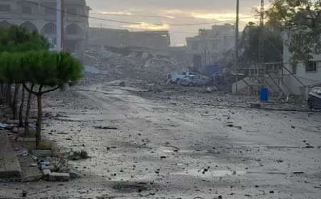 سوق مدينة بنت جبيل والدمار الذي خلفته الاعتد.|ءات الإسرائيلية