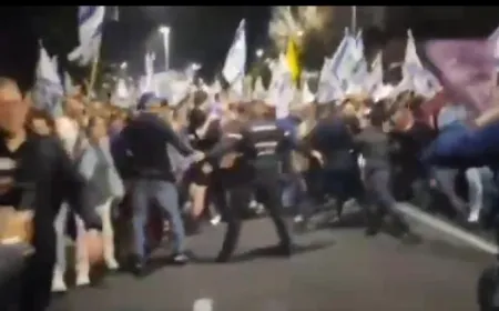 بالفيديو -وسائل إعلام إسرائيلية: مواجهات بين الشرطة الإسرائيلية والمتظاهرين في حيفا.