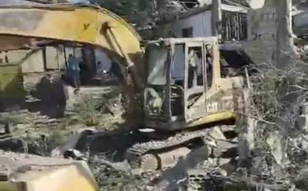 آثار الدما.ر  الكبير في الأوزاعي في الضاحية الجنوبية لبيروت نتيجة الغارا.ت العنيفة عليها.