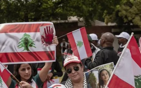 تظاهرة في ⁧‫جنوب_إفريقيا‬⁩ تطالب بوقف العدوان الإسرائيلي على ⁧‫غزة‬⁩ و ⁧‫لبنان‬⁩