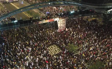 تظاهرة حاشدة في "تل أبيب"؛ لمطالبة حكومة نتنياهو بإبرام صفقة تبادل الأسرى