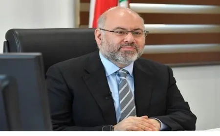 الأبيض: ليس هناك أي دواء مقطوع.. والمخزون يكفينا لشهور!