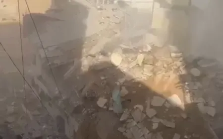 بالفيديو - المبنى الذي استهدفته الغـارة الإسرائيلية منذ دقائق في محيط رأس النبع-