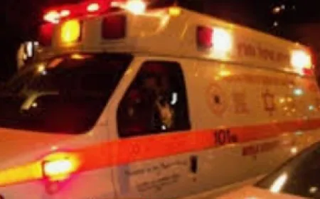 استنفار الإسعاف الإسرائيلي والدفاع المدني وسط اشتعال النيران جراء صاروخ باليستي أطلقه حزب الله