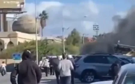 بالفيديو ـ من مكان الغارة "الإسرائيلية" التي استهدفت دراجة نارية في البص في ضواحي ‎صور