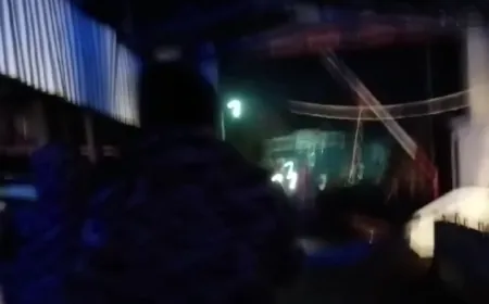 بالفيديو_الطيران الاسـرائيلي يغير على الحدود اللبنانية السورية وحسب  ما يبدو ان الاستهـداف طال الجسر