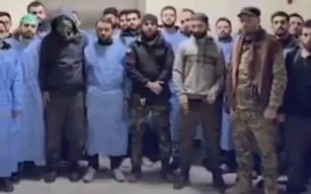 بالفيديو_‏الفصائل المسلحة تنشر مشاهد لسيطرتها على مبنى قيادة الشرطة ومقر المحافظ والمستشفى العسكري في ‎حلب