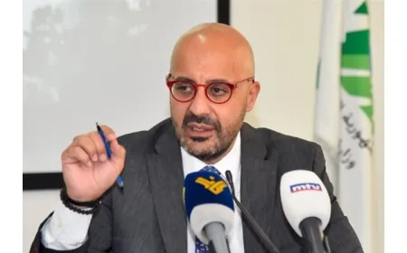 ياسين تسلّم من السفير التركي 36 وحدة استحمام للنازحين في مدارس الجنوب