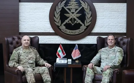 قائد الجيش استقبل قائد القيادة الوسطى الأميركية في مكتبه في اليرزة