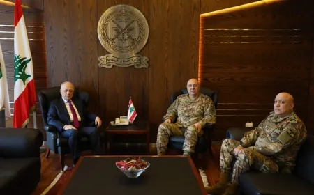 وزير الدفاع بحث مع قائد الجيش ورئيس الأركان في الأوضاع الأمنية