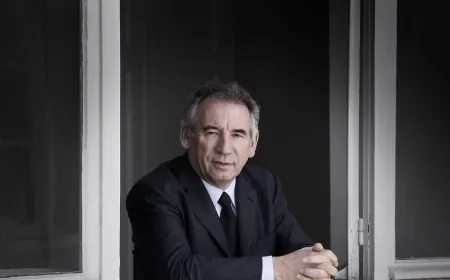 ماكرون يختار فرنسوا بايرو رئيسا للوزراء