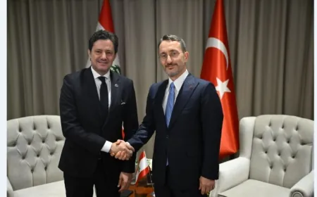 المكاري شارك في مؤتمر "ستارتكوم" في اسطنبول