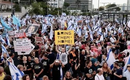 نشطاء يتظاهرون أمام منزل الرئيس الإسرائيلي لإبرام صفقة لتبادل الأسرى