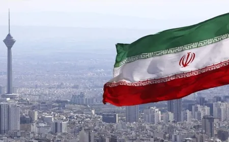 إقفال مدارس وإلغاء رحلات جوية في إيران جراء عاصفة رملية