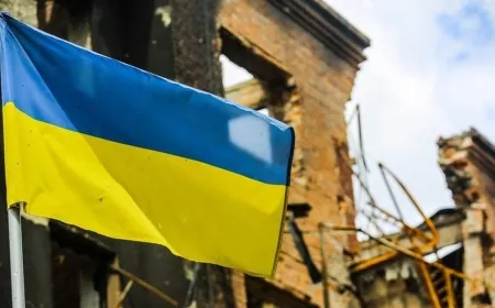 أوكرانيا: دمرنا قطارا روسيا يحمل وقودا