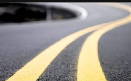 تدابير سير على المسلك الشرقي للأوتوستراد بين جبيل وعمشيت بسبب تعبيد للحُفر