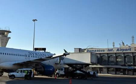 إقلاع أول طائرة منذ سقوط بشار الأسد من مطار دمشق إلى حلب