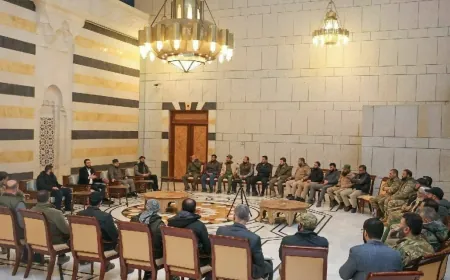 الشرع يناقش مع قادة الفصائل المسلحة «شكل المؤسسة العسكرية في سوريا الجديدة»